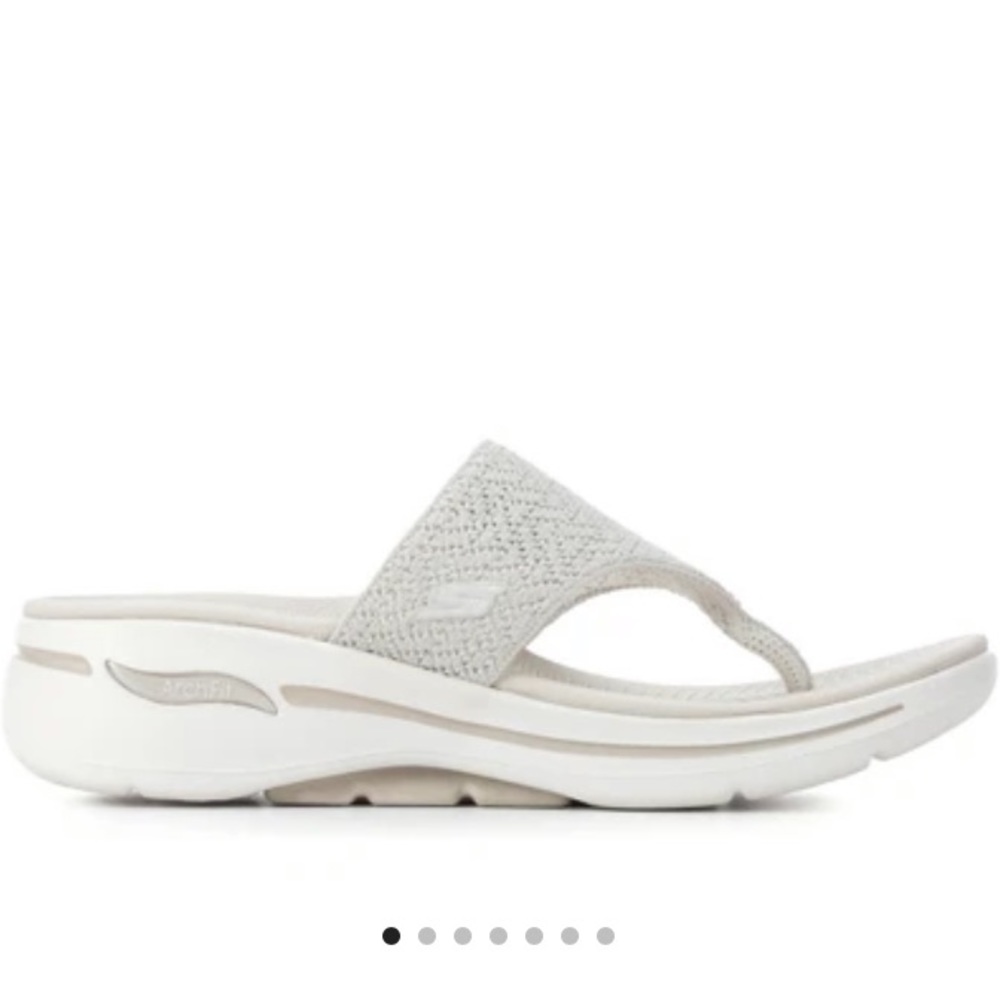 New Skechers Go Walk Arch Fit Sandal